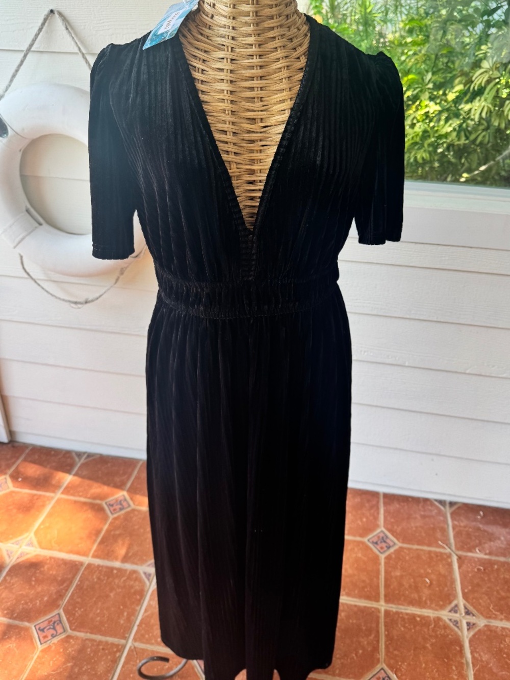 Sissyaki Dress Black Ribbed Velvet Long Length Short Sleeve   Large NWT
